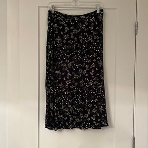 Banana republic floral skirt with button detailing